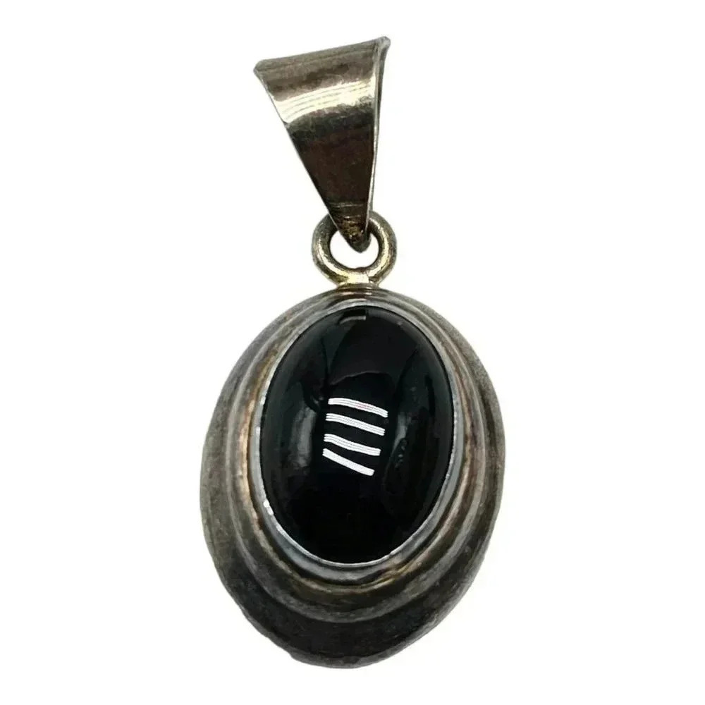 925 Sterling Silver Oval Shape Black Onyx Gemstone Pendant Dangle Drop Vintage